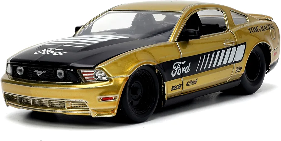 Big Time Muscle 1:24 2010 Ford Mustang GT Die-Cast Car, Toys for Kids and Adults(Gold)