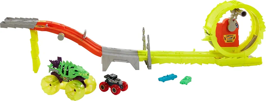 Hot Wheels Monster Trucks Track Set & 2 Toy Trucks: Oversized Skelesaurus & 1:64 Scale Bone Shaker, Race & Chase Challenge with 2 Crushed Cars